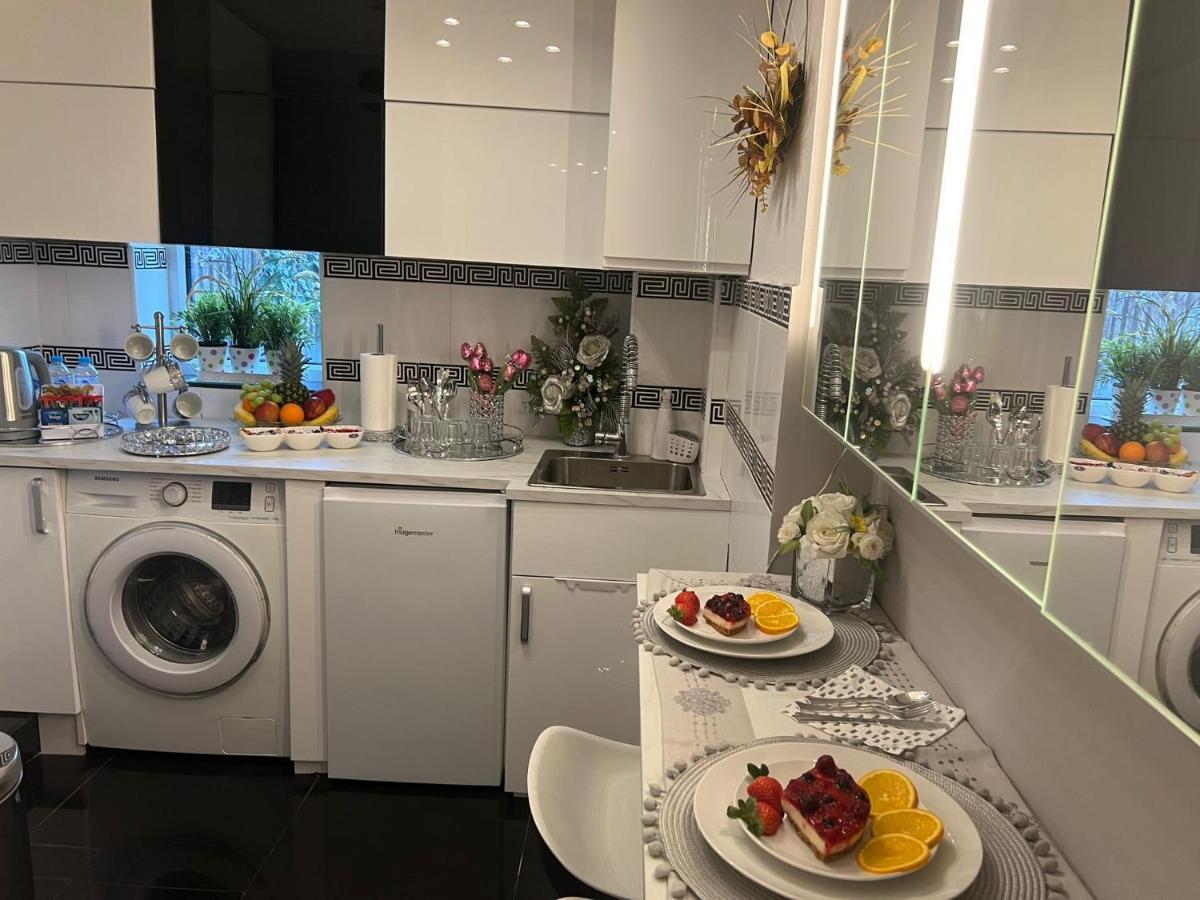 Apartment Luxe Free Wifi, Free Parking, Free Netflix Friern Barnet Eksteriør billede
