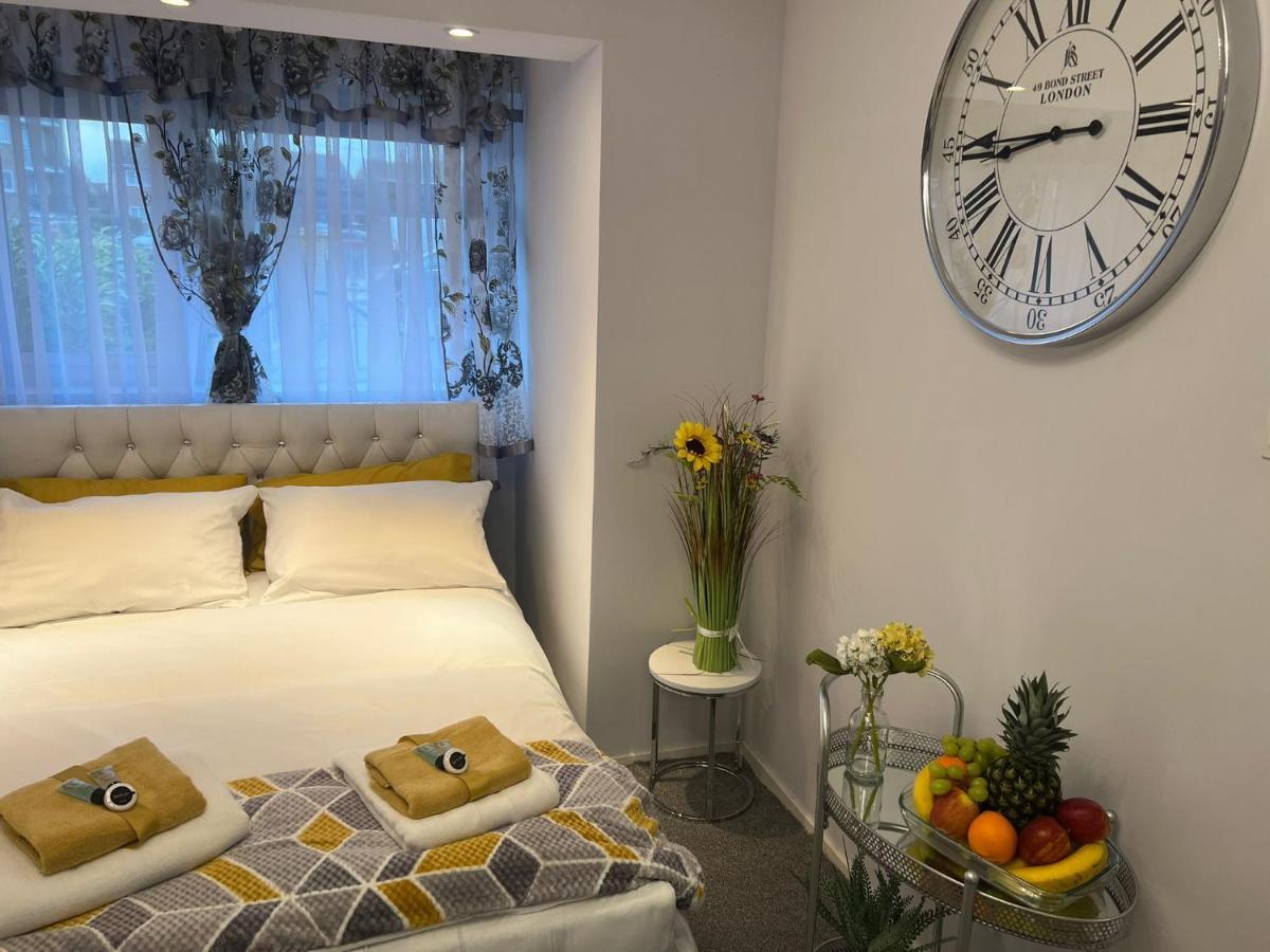 Apartment Luxe Free Wifi, Free Parking, Free Netflix Friern Barnet Eksteriør billede
